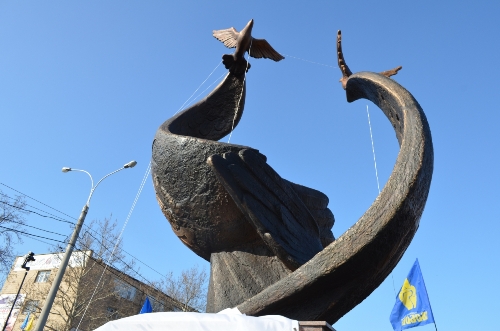  У Миколаєві освятили пам’ятник в пам'ять про подвиги Героїв Небесної Сотні.(ФОТО)